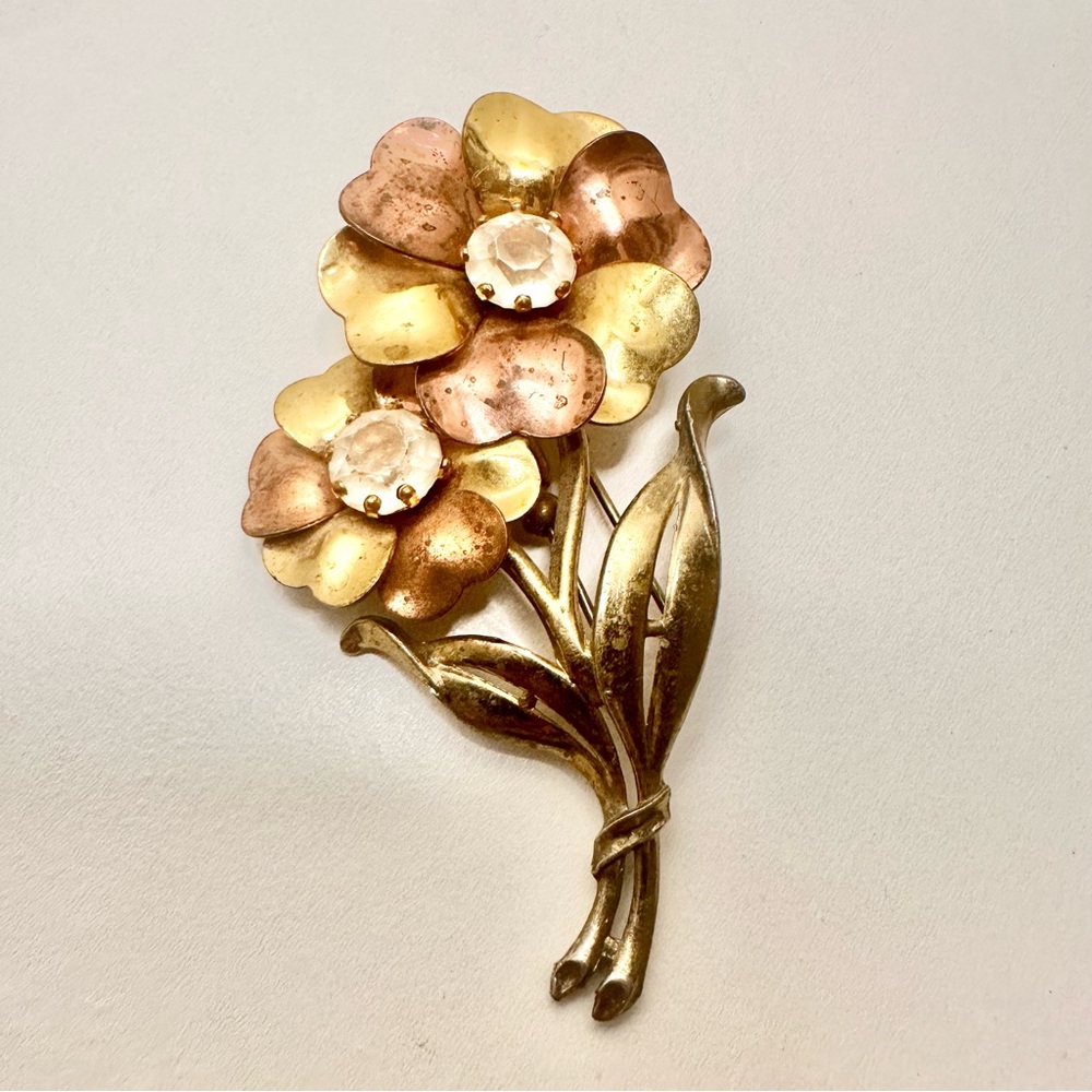 Vintage Metal Flower Brooch Pin Women’s Jewelry Copper Gold Bronze Handcrafted